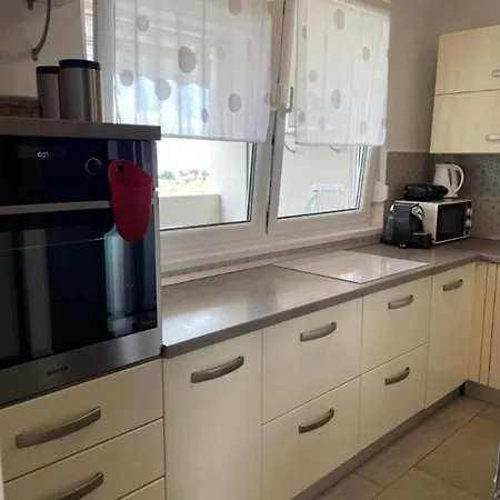 Apartman Modern In With Three Bedrooms And Balcony - Ta Leut Agency