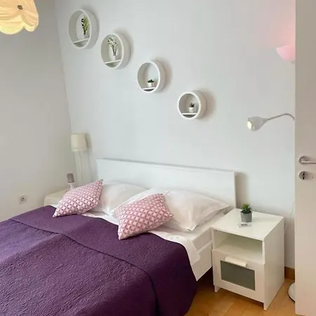 Modern In With Three Bedrooms And Balcony - Ta Leut Agency *