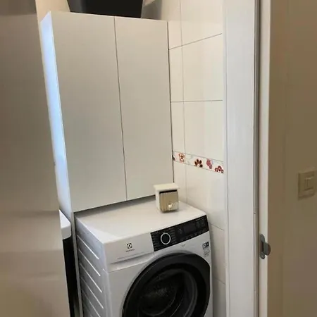 Modern In With Three Bedrooms And Balcony - Ta Leut Agency