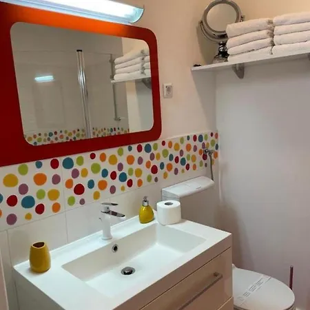 Apartman Modern In With Three Bedrooms And Balcony - Ta Leut Agency *